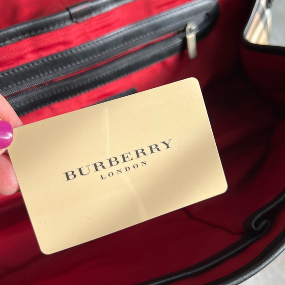 🚫SOLD🚫 Authentic Burberry Shoulder Bag - Picture 10 of 16